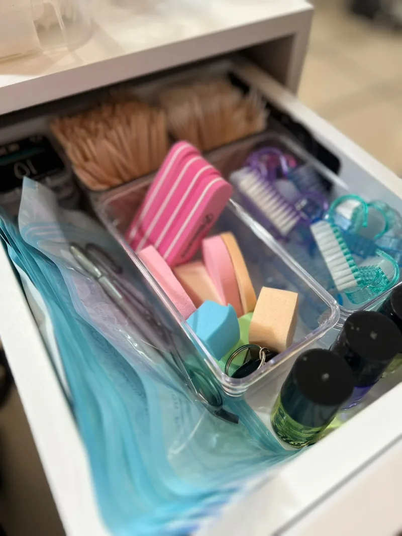 Kit de herramientas y materiales de manicure