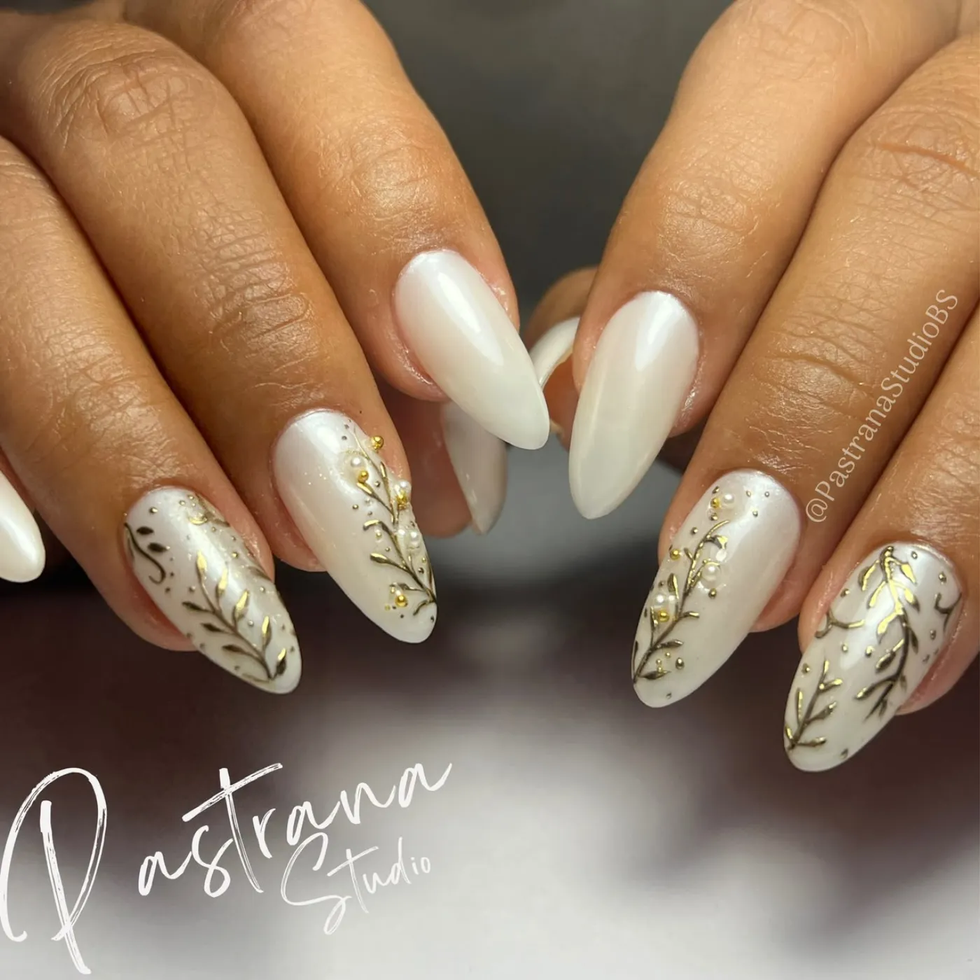 Press on en tonos pastel con acabado profesional