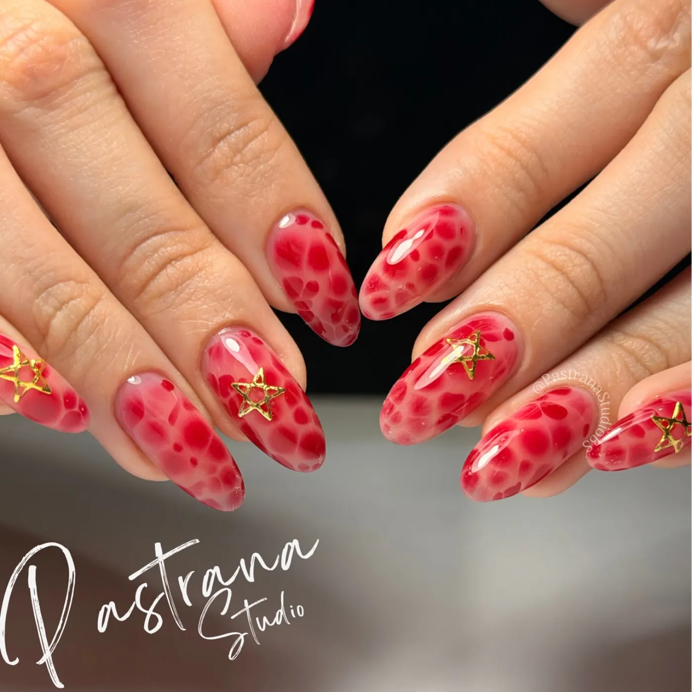 Uñas rubber base con efecto mármol