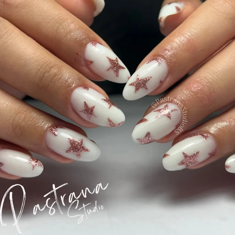 Diseño de techgel con nail art a mano alzada